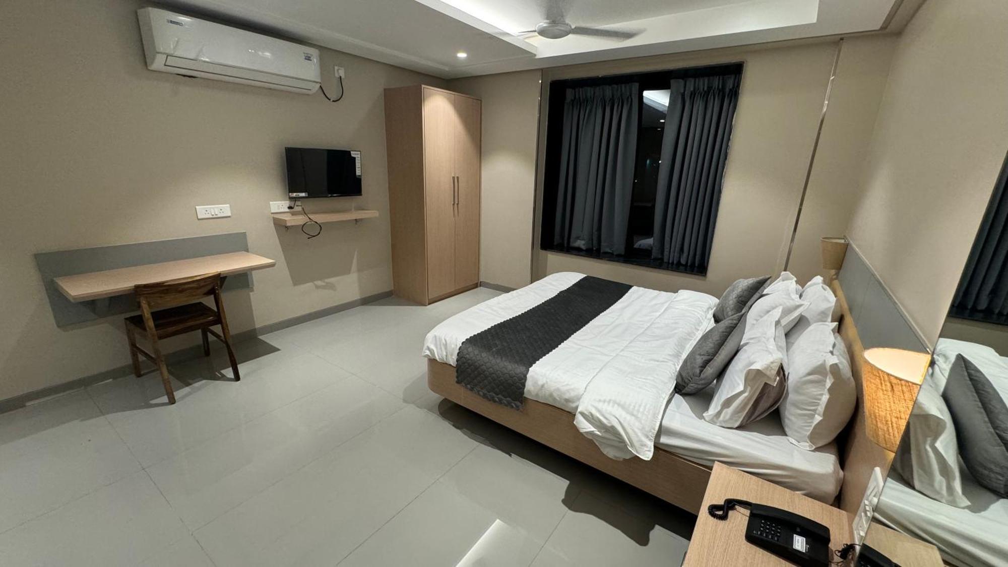 The Pavilion Park Resort Malegaon Extérieur photo