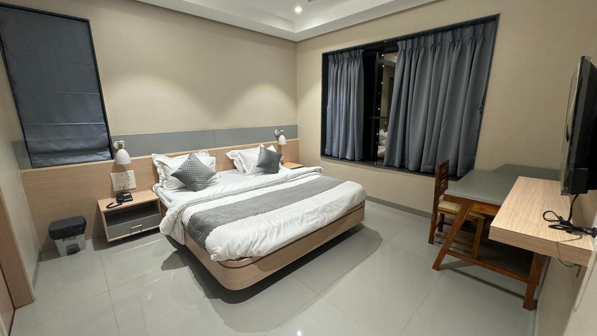 The Pavilion Park Resort Malegaon Extérieur photo