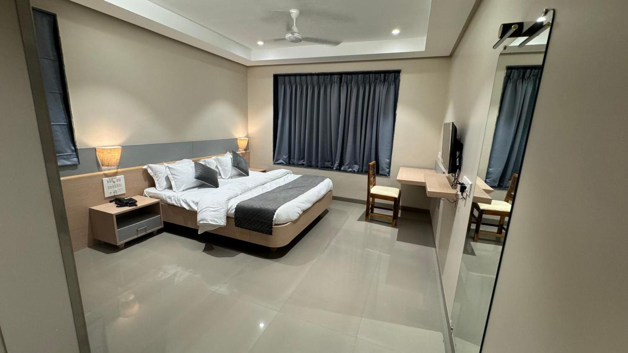 The Pavilion Park Resort Malegaon Extérieur photo