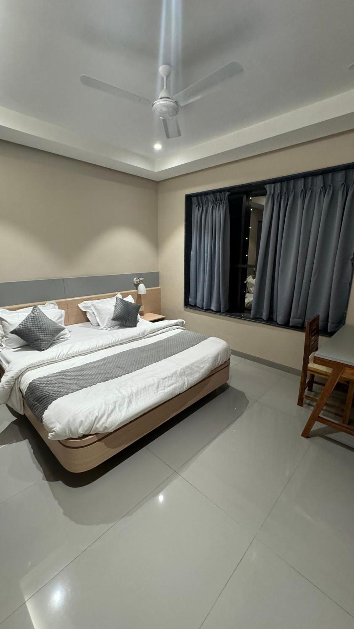 The Pavilion Park Resort Malegaon Extérieur photo