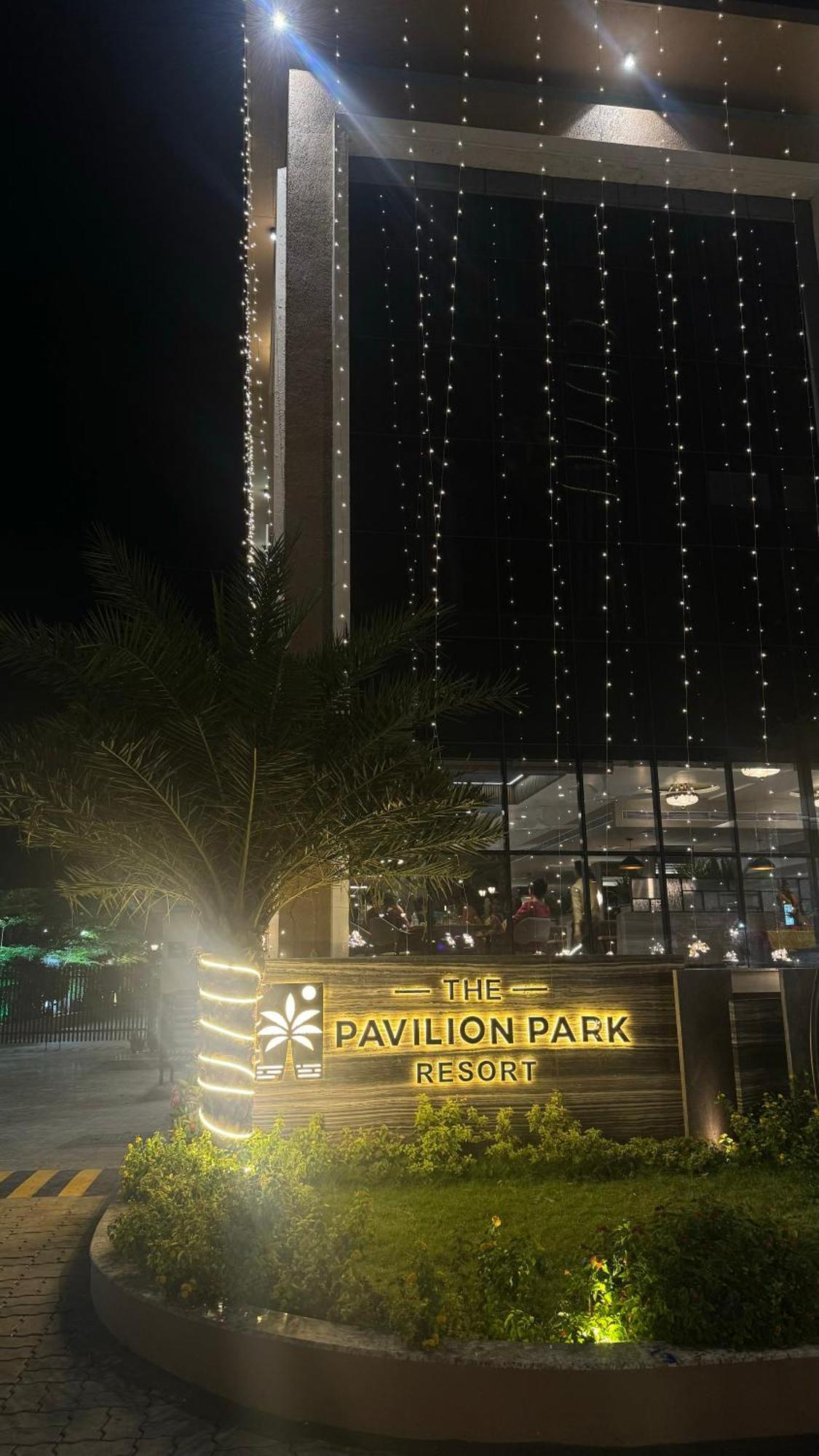 The Pavilion Park Resort Malegaon Extérieur photo