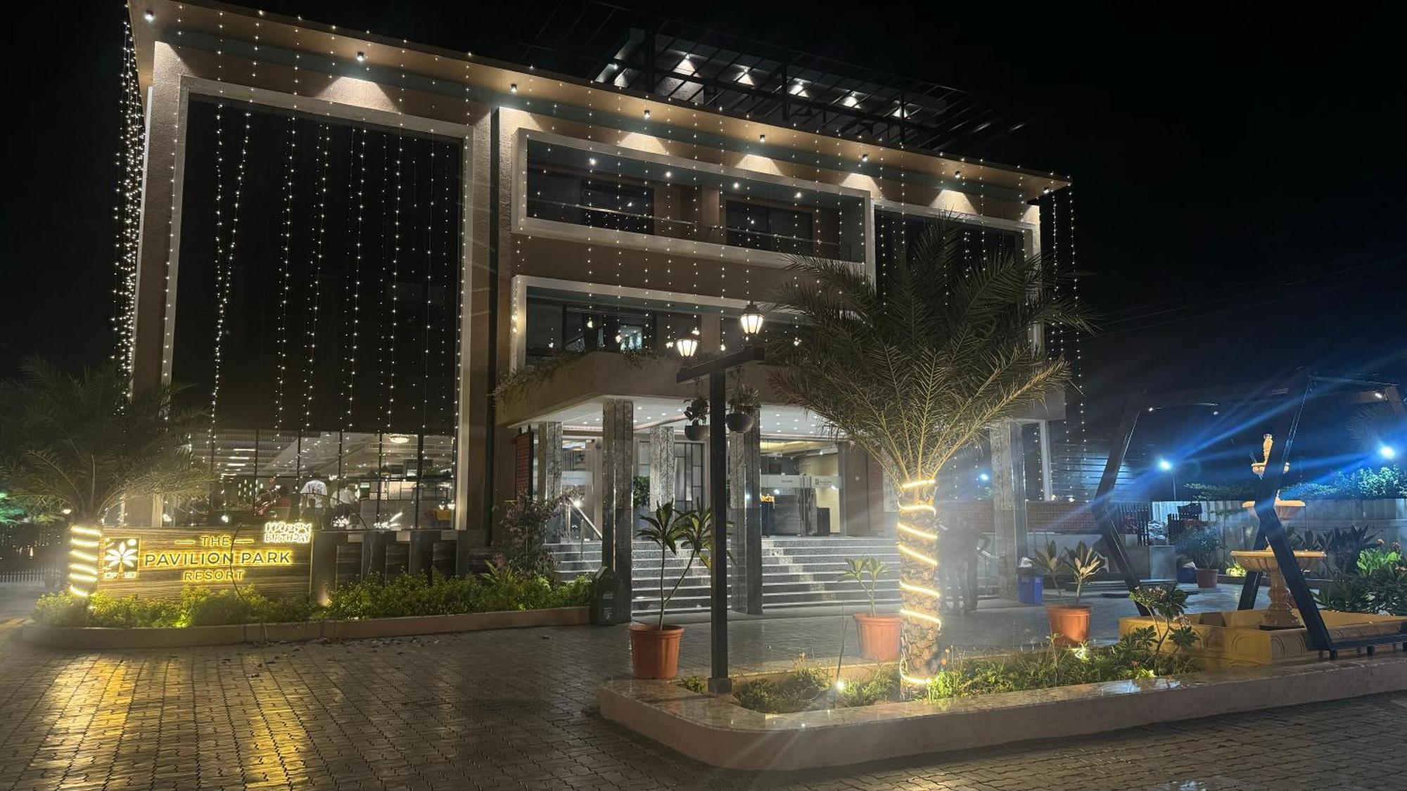 The Pavilion Park Resort Malegaon Extérieur photo